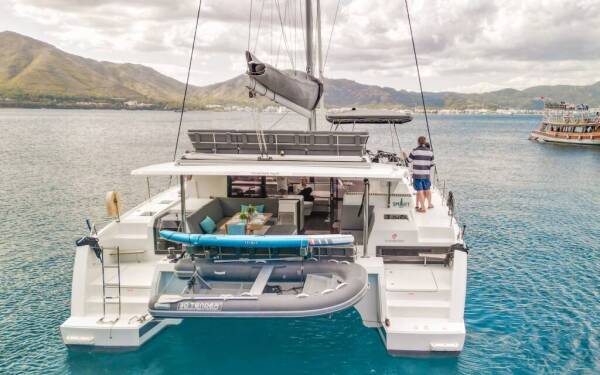 Fountaine Pajot Tanna 47 Smart Way